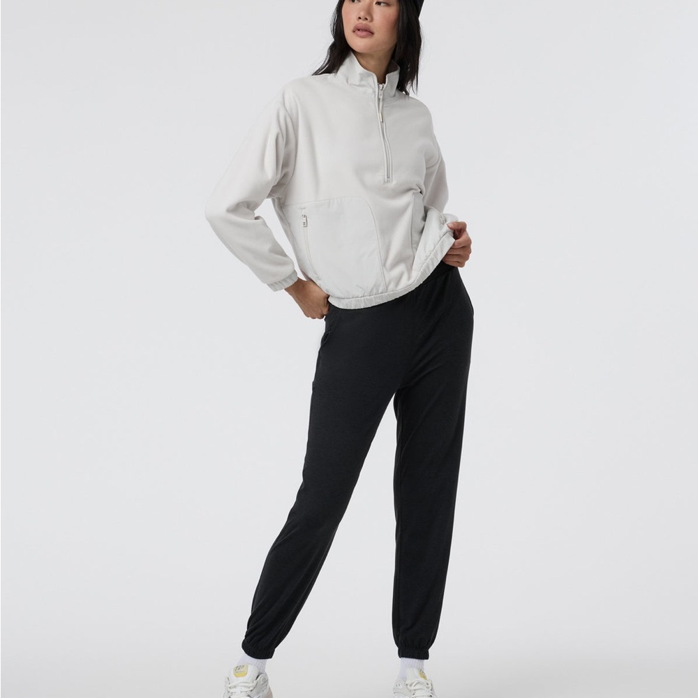 NWT | Vuori Aspen Half Zip in Salt - Picture 6 of 8